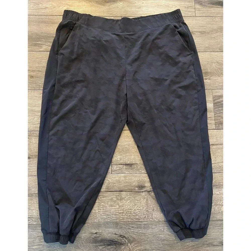 Athleta Brooklyn Camo Joggers Pants Black Size 24